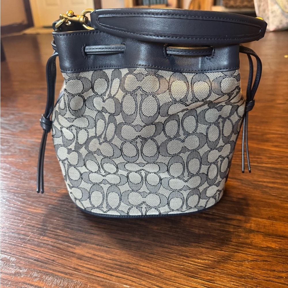 Coach Field Bucket Bag Drawstring - Picture 4 of 5